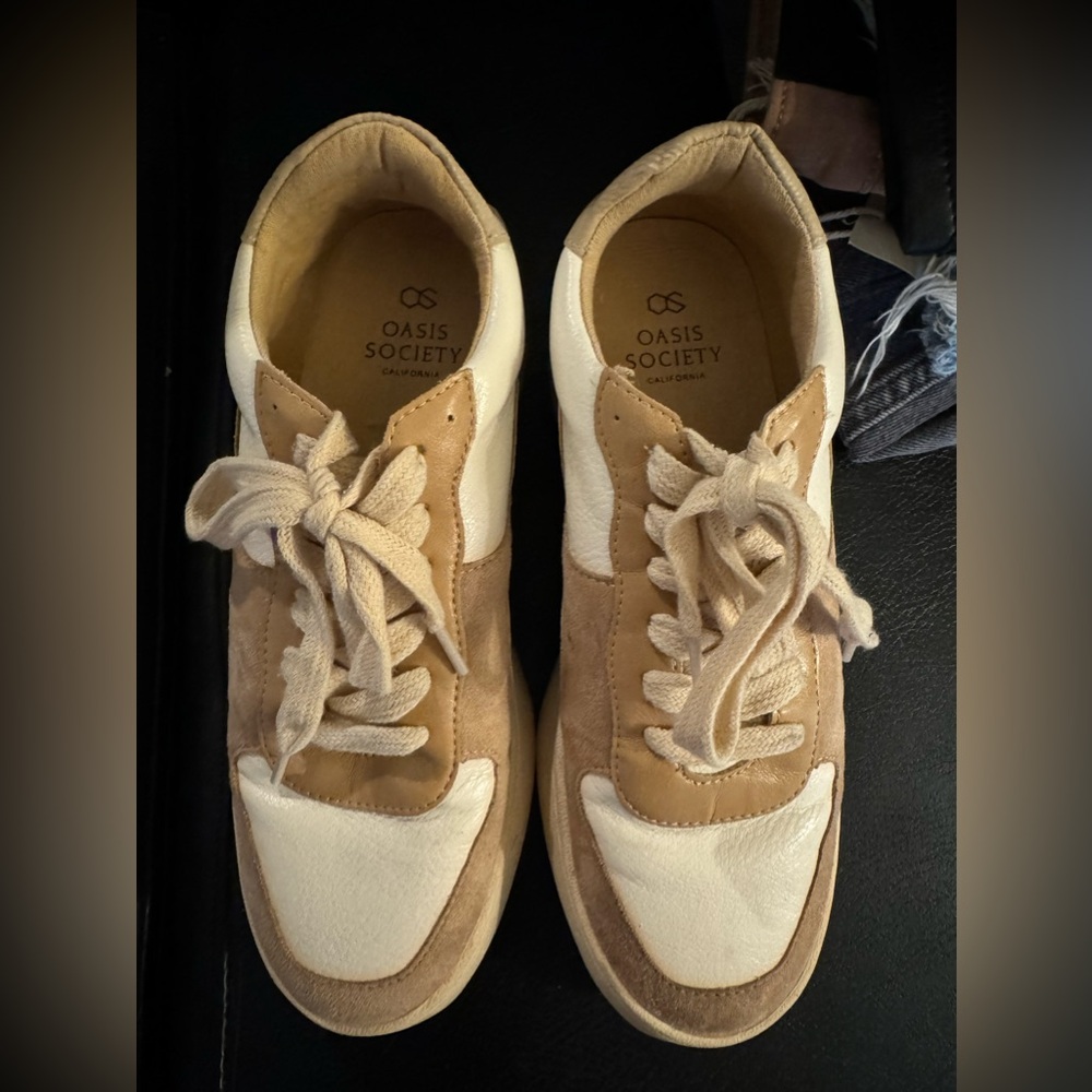 Oasis Society Sneaker